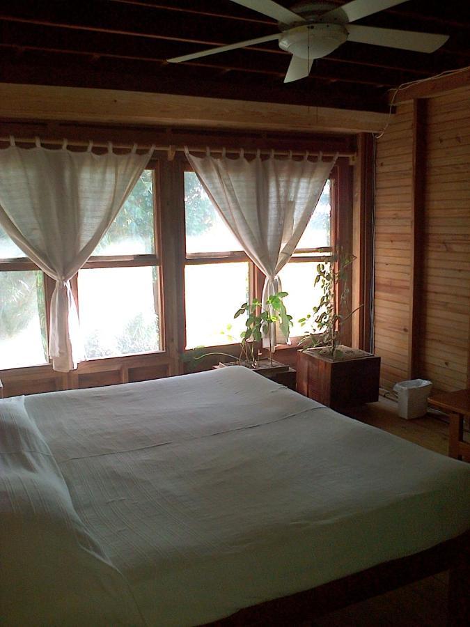 Roatan Bed & Breakfast Apartments West End Kamer foto
