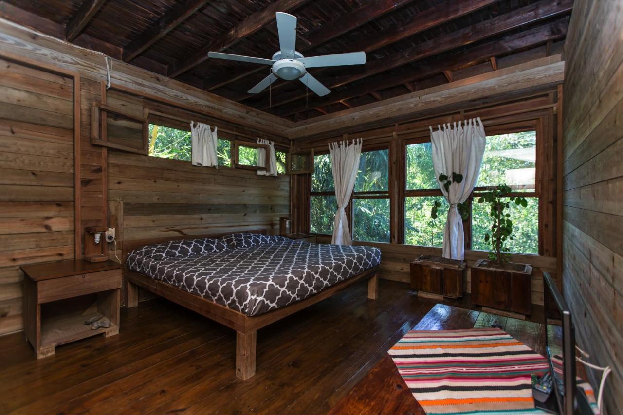 Roatan Bed & Breakfast Apartments West End Buitenkant foto
