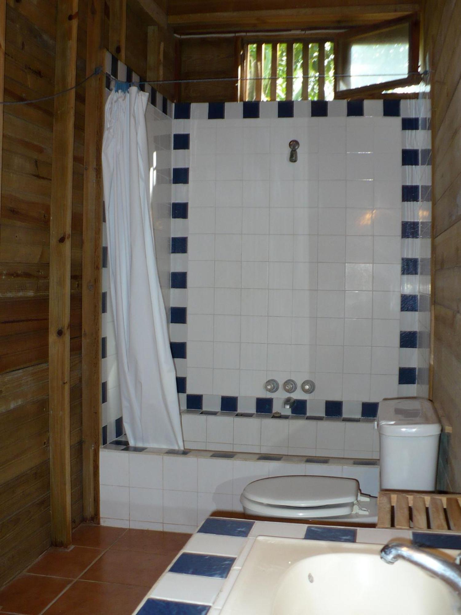 Roatan Bed & Breakfast Apartments West End Kamer foto