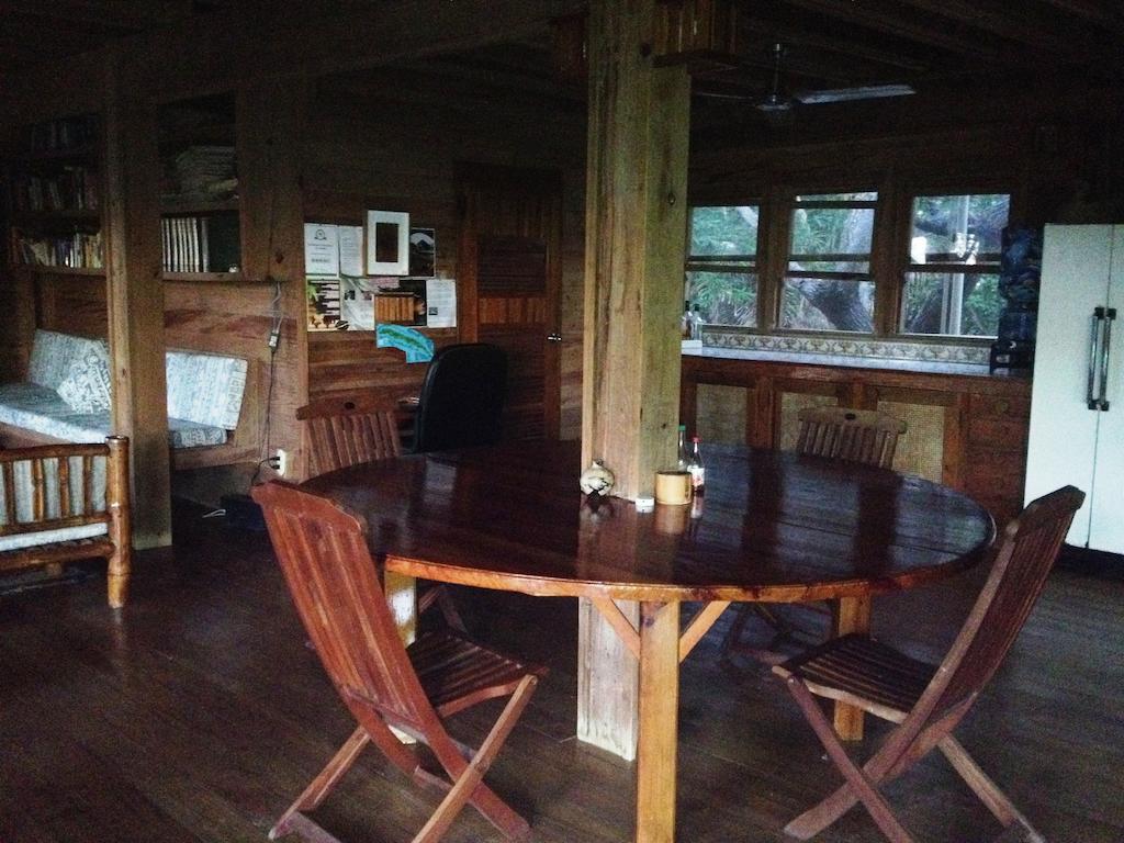 Roatan Bed & Breakfast Apartments West End Buitenkant foto