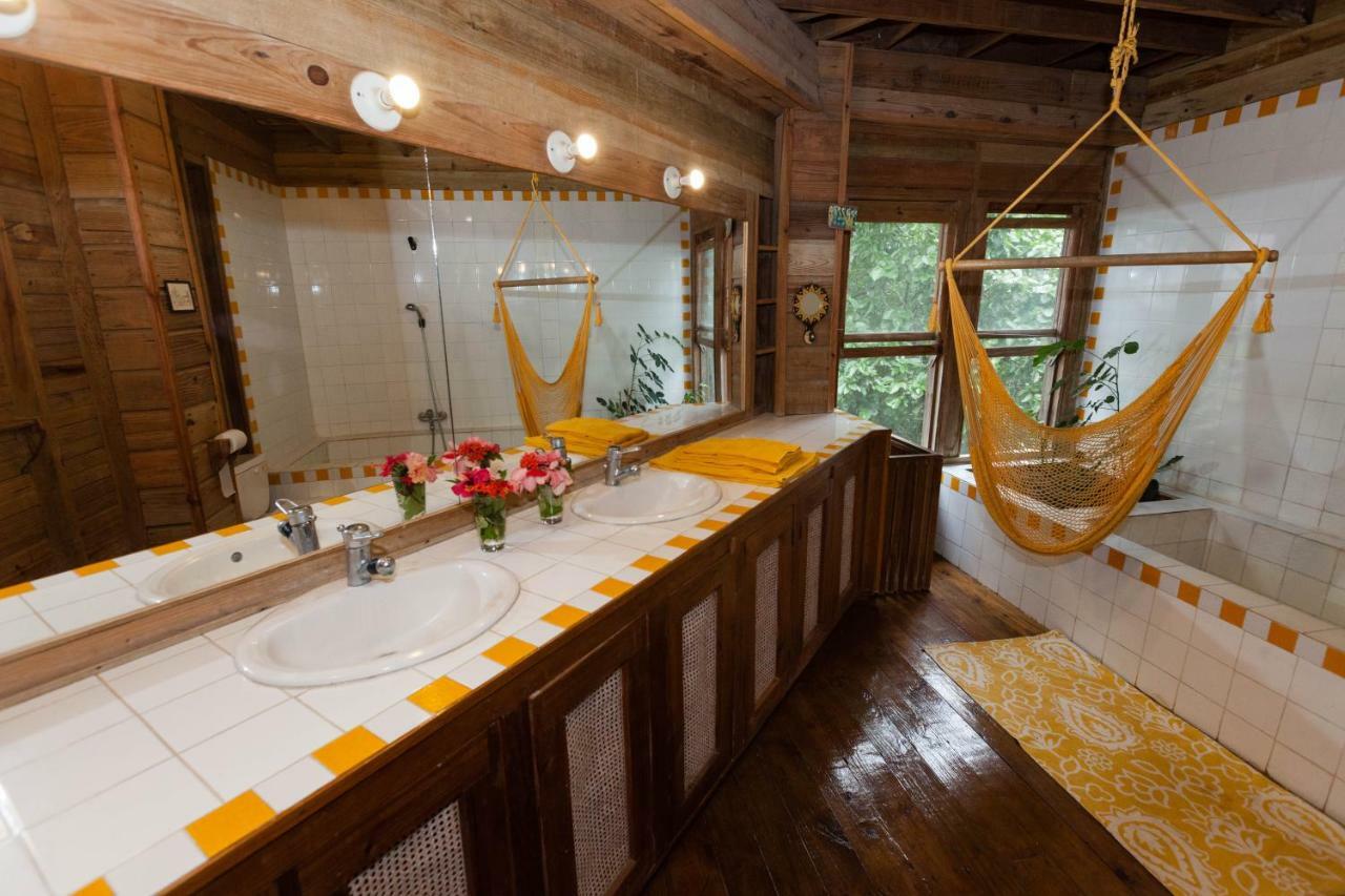 Roatan Bed & Breakfast Apartments West End Buitenkant foto